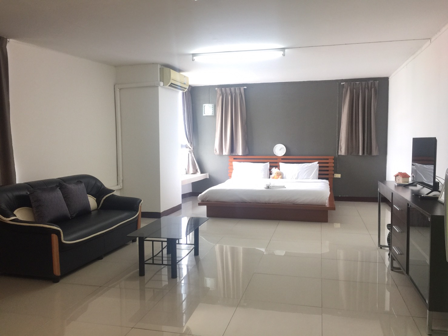 The Pleasant Point (เพลสเซินท์ พ้อยท์)